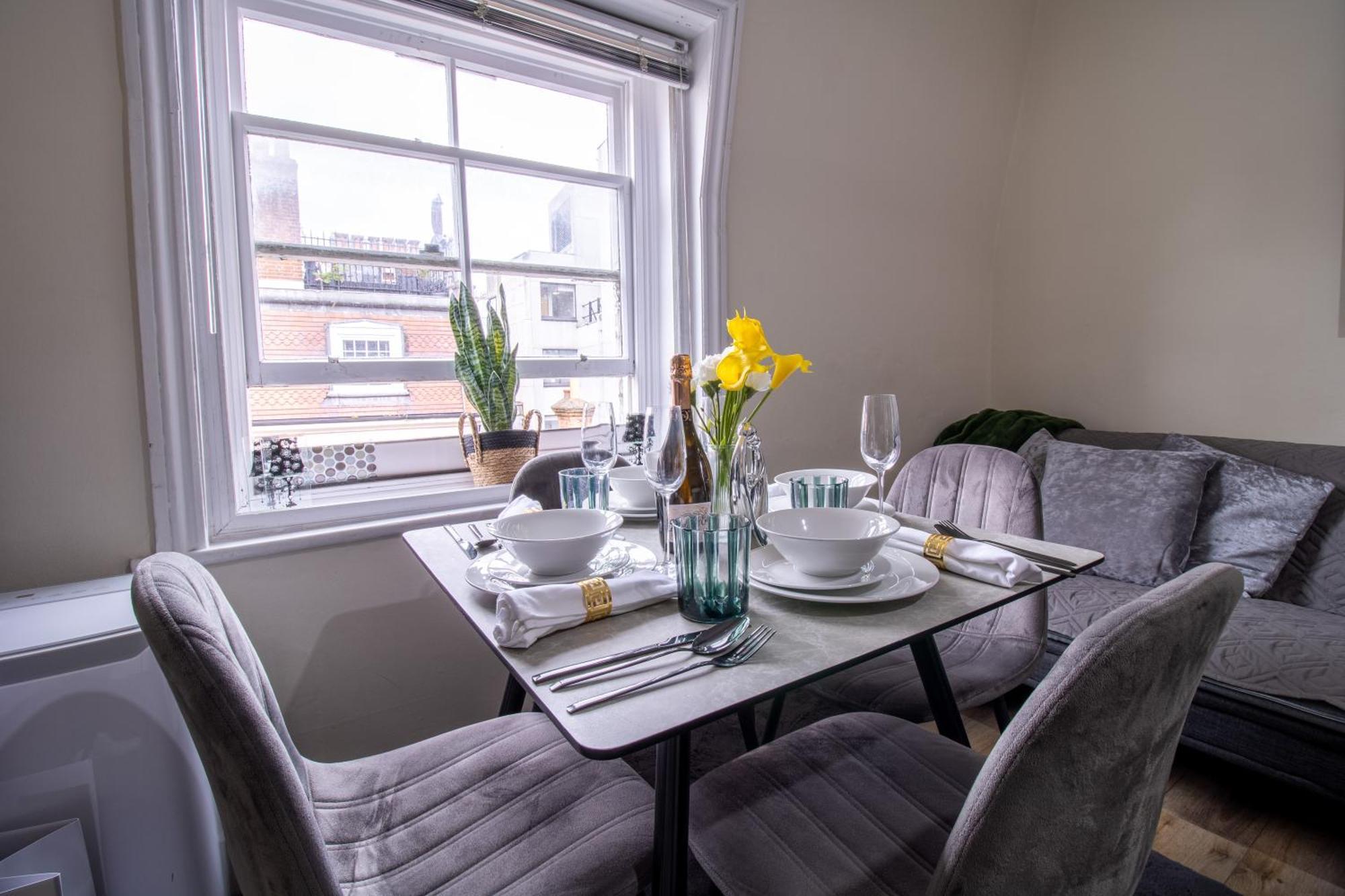 Cosy 2-Bedroom Apartment In Mayfair 8Cb - 4Th Floor No Elevator Londres Exterior foto